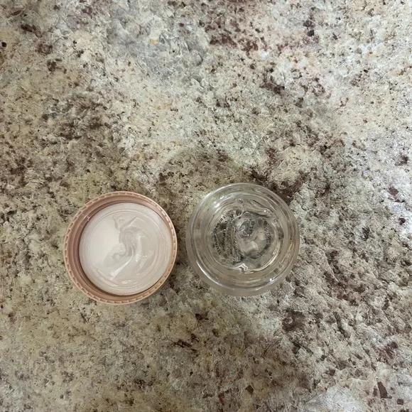 *SOLD* new without Box Gucci Face Gloss - Picture 2 of 3